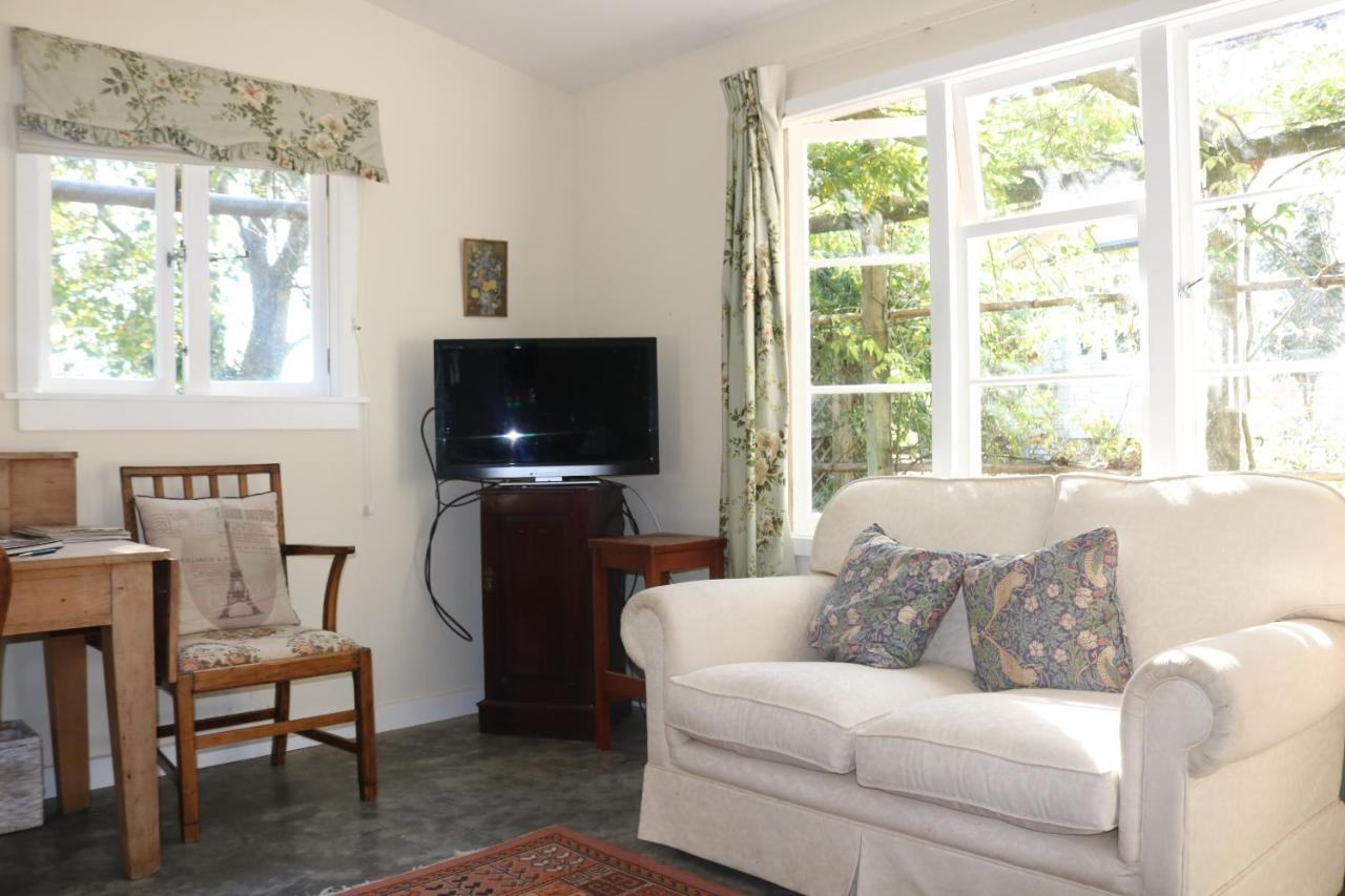 The Leafy Flat Lägenhet Havelock North Exteriör bild
